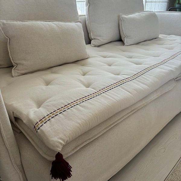 تشکچه کتان بوهو افقی با منگوله ( پف کم)