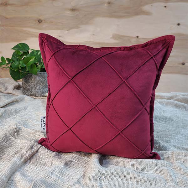 کوسن مخمل طرح لوزی زرشکی 1243