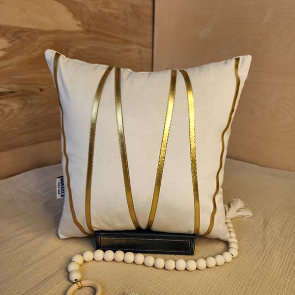 کوسن مخمل 10 و چرم طلایی ( طرح زیگزاگ )