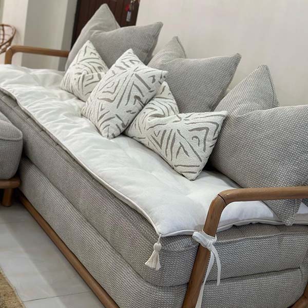 تشکچه کتان مغزی دوزی با منگوله ( پف کم)